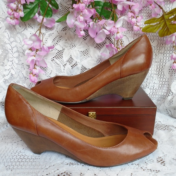 Steve Madden Shoes - Steve Madden Tetra Brown Leather Peep Toe Wedges